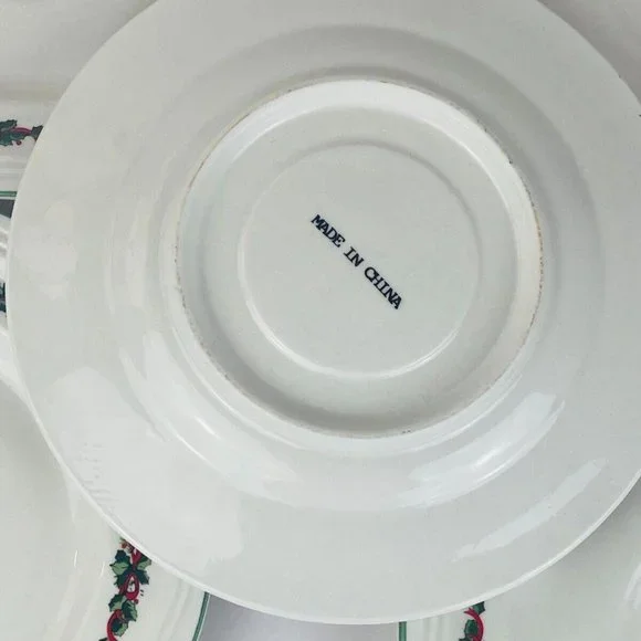 Vintage Unbranded Set of 5 Dessert Plates Christmas Holly 6.5" Ceramic Holiday - Picture 4 of 5